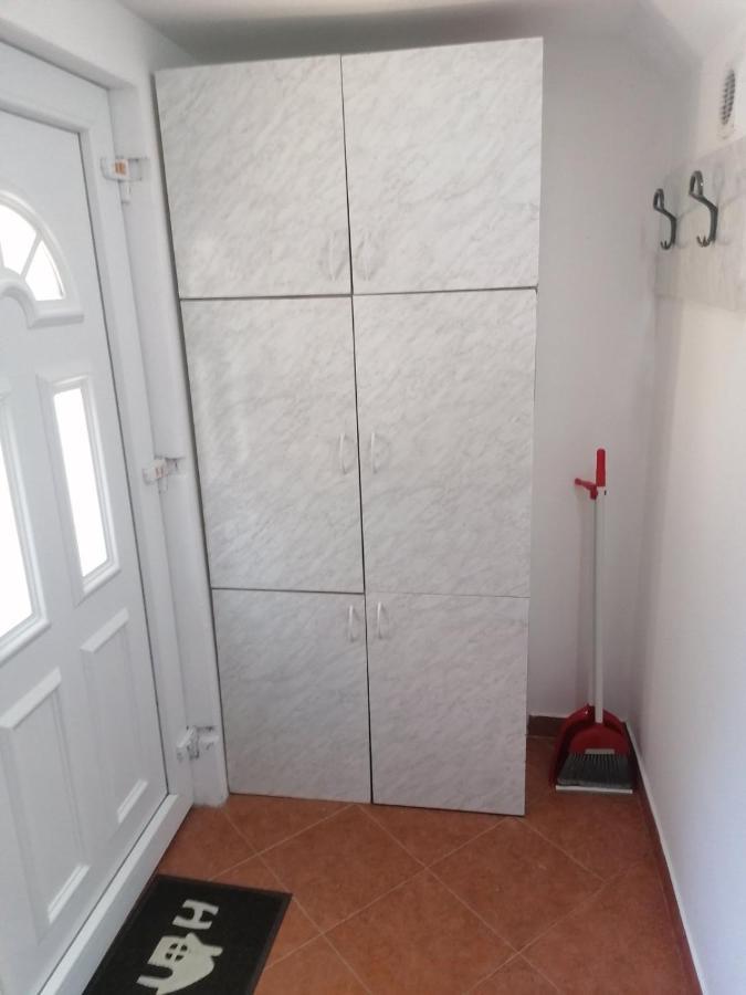 Apartman Oaza Olja Belgrado Esterno foto
